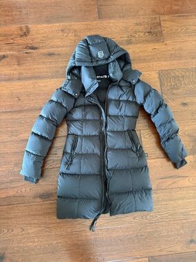 Aritzia Black Mid Length Hooded Puffer Coat